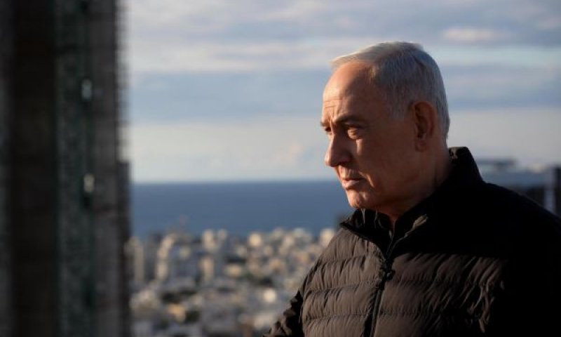 נתניהו על גג הקרייה [צילום: אבי אוחיון/לע"מ]