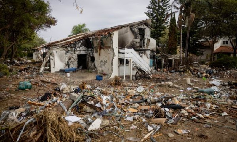קיבוץ בארי לאחר הטבח [צילום: חיים גולדברג/פלאש 90]