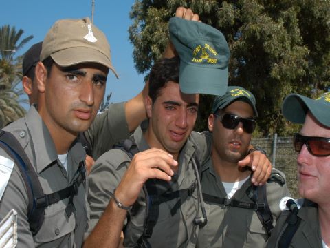 [הינתקות. למרות כל התחזיות. צילום: משטרת ישראל]
