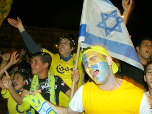 חוגגים בכיכר