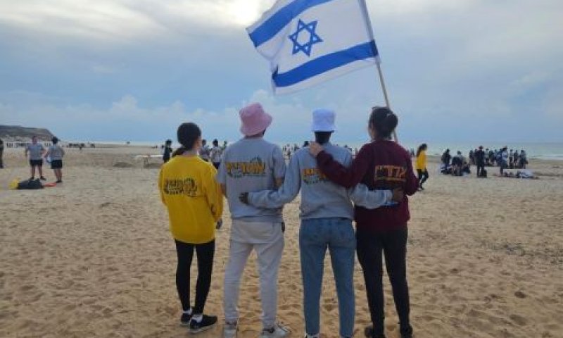 חניכי אחריי בחוף פולג [צילום: דוברות אחריי!]