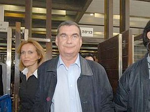 חיים רמון בבית המשפט