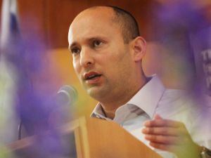 בנט. 628,000 שקל מכיסו [צילום: פלאש 90]
