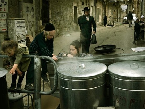 הגעלת כלים במאה שערים [AP]