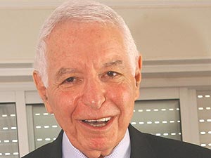 לינדנשטראוס. מעכב פרסום הדוח