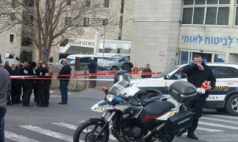 זירת הפיגוע בירושלים [צילום: דוברות המשטרה]