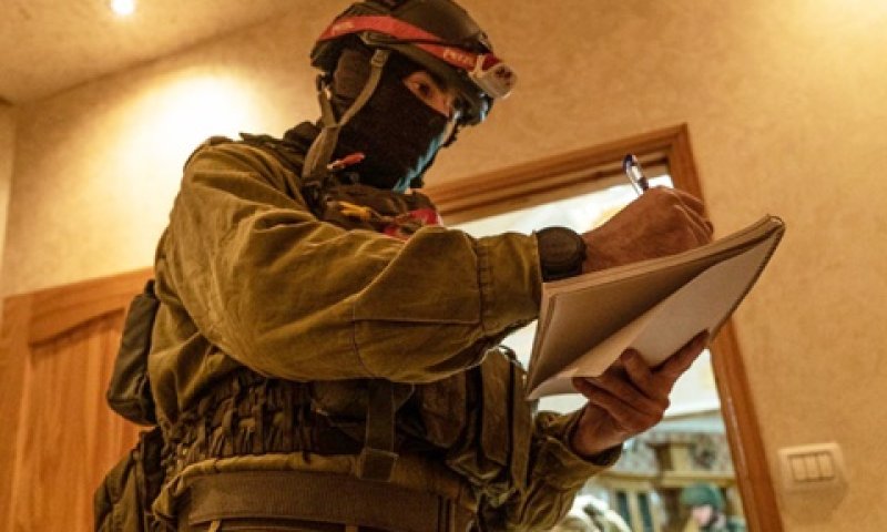כוחות צה"ל הלילה בתורמוס עיא [צילום: דו"צ]