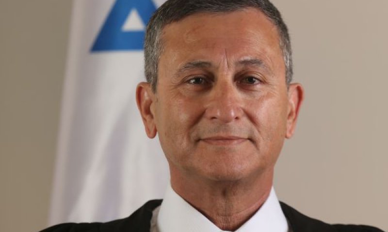 בן-חמו. מינוי במחלוקת