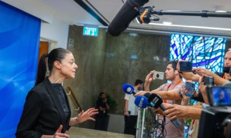 מיכאלי. תעבור לאופוזיציה? [צילום: אוליביה פיטוסי/פלאש 90]