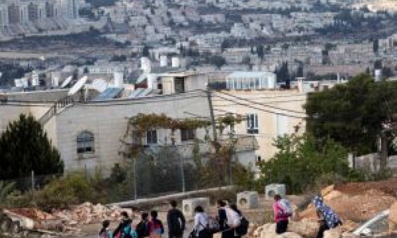 התיישבו בבית צפאפא [צילום: פלאש 90]