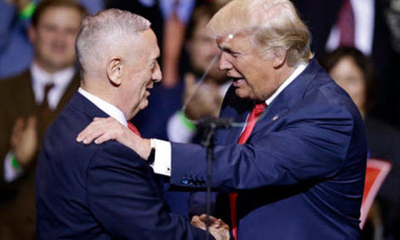 טראמפ ונאטיס [צילום: AP/Gerry Broome, File]