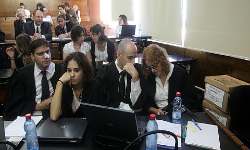 התובעים. כיצד הגיע המסמך [צילום: פלאש 90]