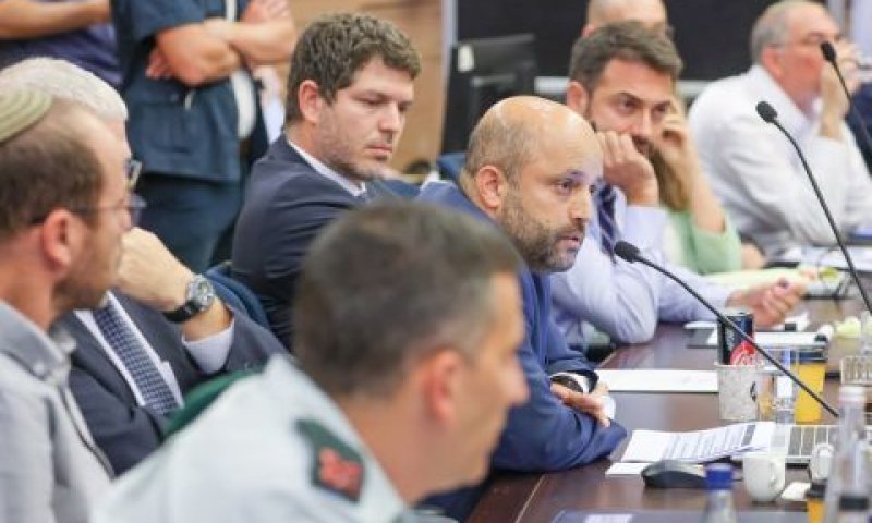 אייל חולתא, אלון אושפיז, תא"ל ד"ר אורן סתר [צילום: נועם מושקוביץ/דוברות הכנסת]