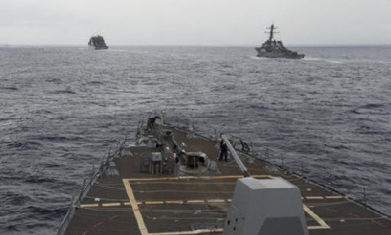 להחליף טילים יקרים [צילום: U.S. Navy/Petty Officer 2nd Class Will Gaskill via AP, File]