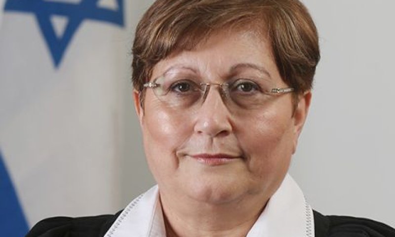 השופטת בדימוס שולמית דותן. יו"ר הוועדה
