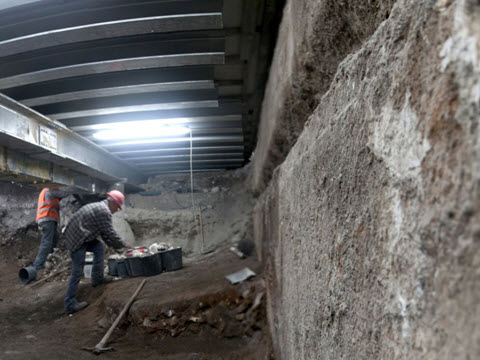 חפירות בעבודות וילסון [צילום: יניב ברמן, באדיבות רשות העתיקות]