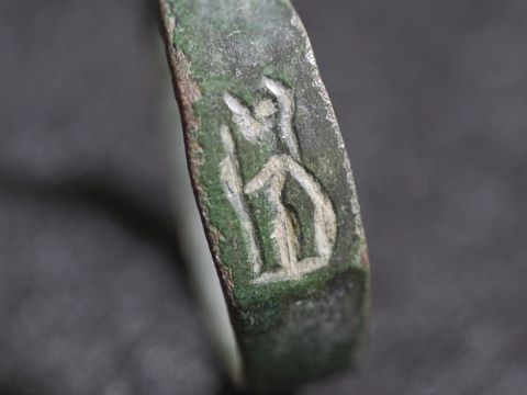 הטבעת [צילום: אמיל אלג'ם, רשות העתיקות]
