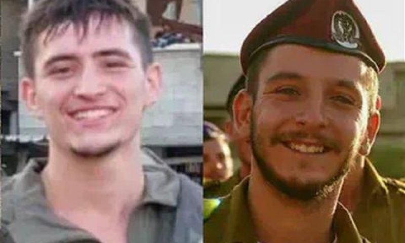 מימין לשמאל: סרן יוהנתן (ג'וני) קרן, סמ"ר ניסים מיטל [צילום: דובר צה"ל]