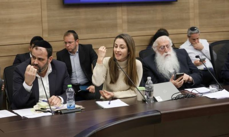 הישיבות המוכרות במבחן: שר הביטחון יקבע, הוועדה מתלבטת [צילום: דני שם-טוב/דוברות הכנסת]