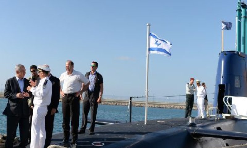 יעלון ונתניהו על סיפון צוללת [צילום: קובי גדעון/לע"מ]