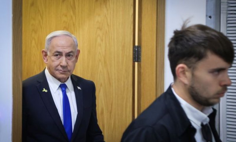 נתניהו היום בבית המשפט [צילום: מוטי קמחי, פול]