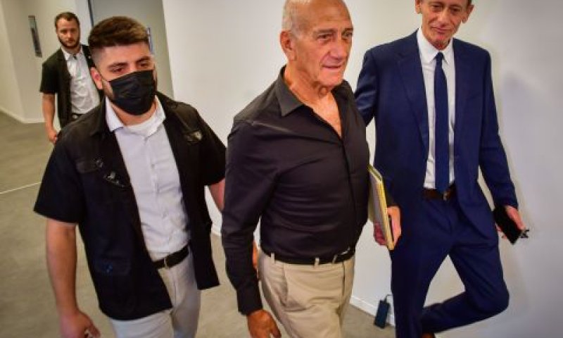 אולמרט בדיון קודם בבית המשפט [צילום: אבשלום ששוני, פלאש 90]