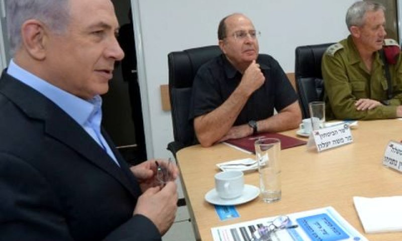 גנץ, יעלון ונתניהו. המשך פעולה [צילום: חיים צח/לע"מ]