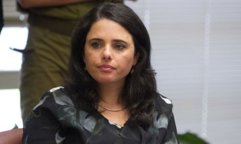 שקד. תקנות [צילום: מרים אלסטר, פלאש 90]
