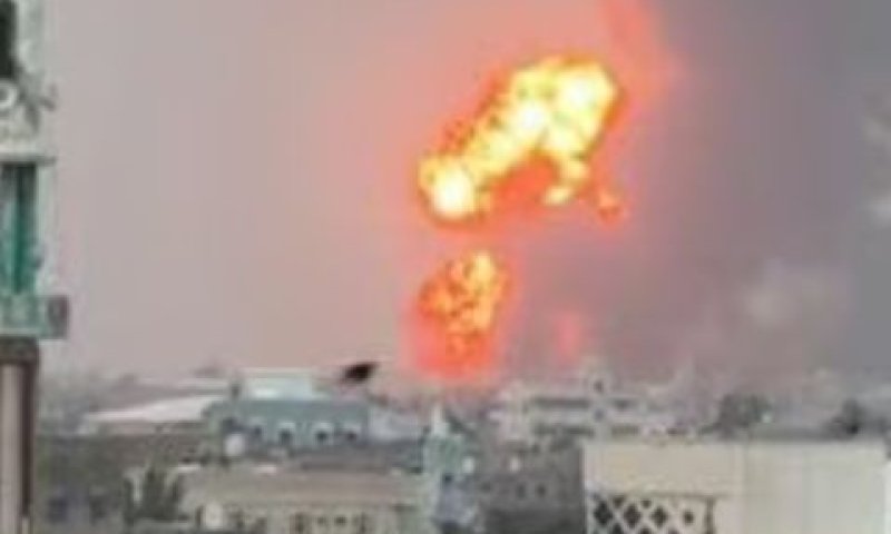 תקיפה באיזור חודיידה [צילום: רשתות ערביות]
