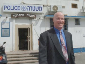 המפקח, יידרש לבדוק