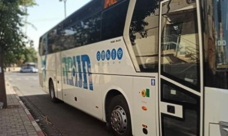 תנופה בצניחה [צילום: אביעד בוכריס]