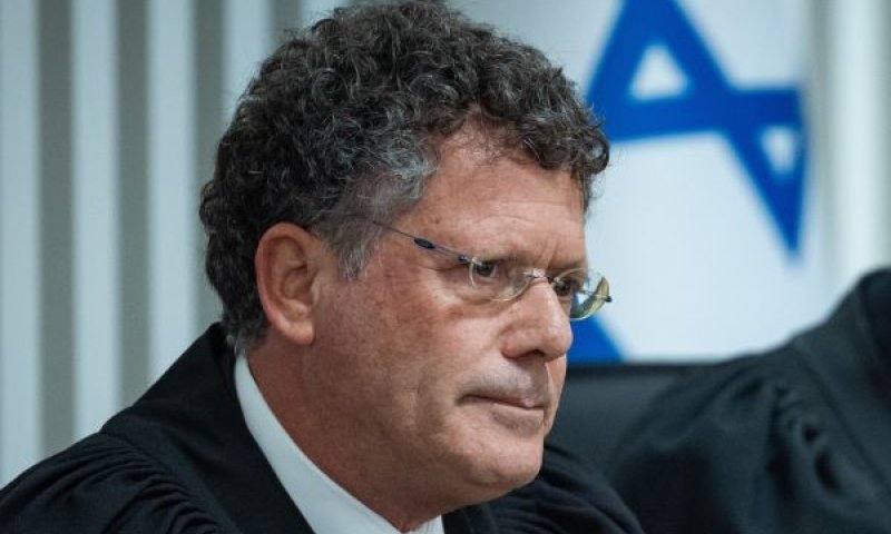 עמית. "לא מלמטה, לא מלמעלה ולא מהצדדים" [צילום: יונתן זינדל/פלאש 90]